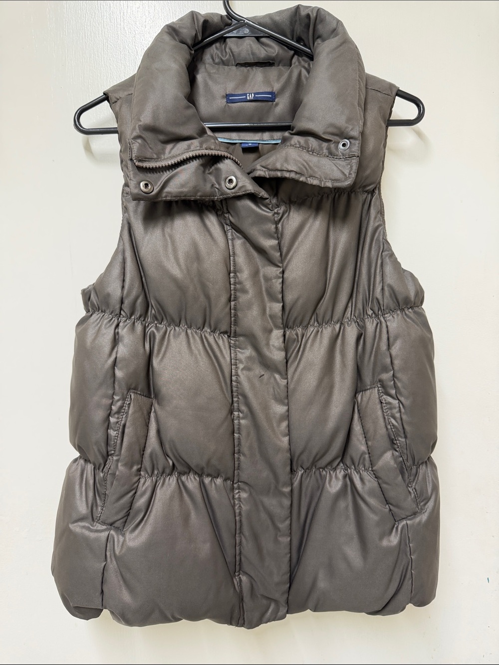 GAP Quilted Puffer Vest in Taupe